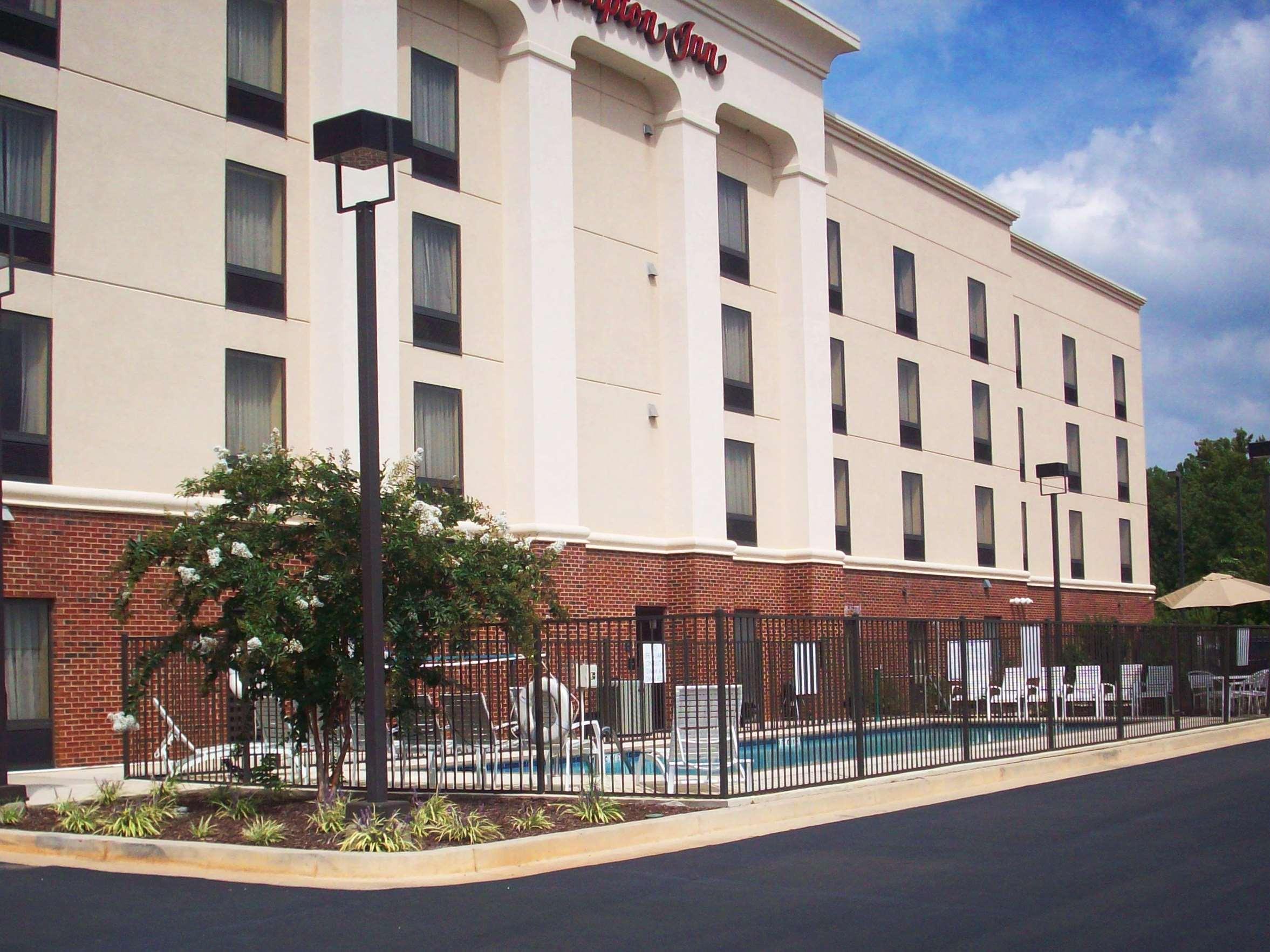 Hampton Inn Atlanta-Фейрберн Экстерьер фото