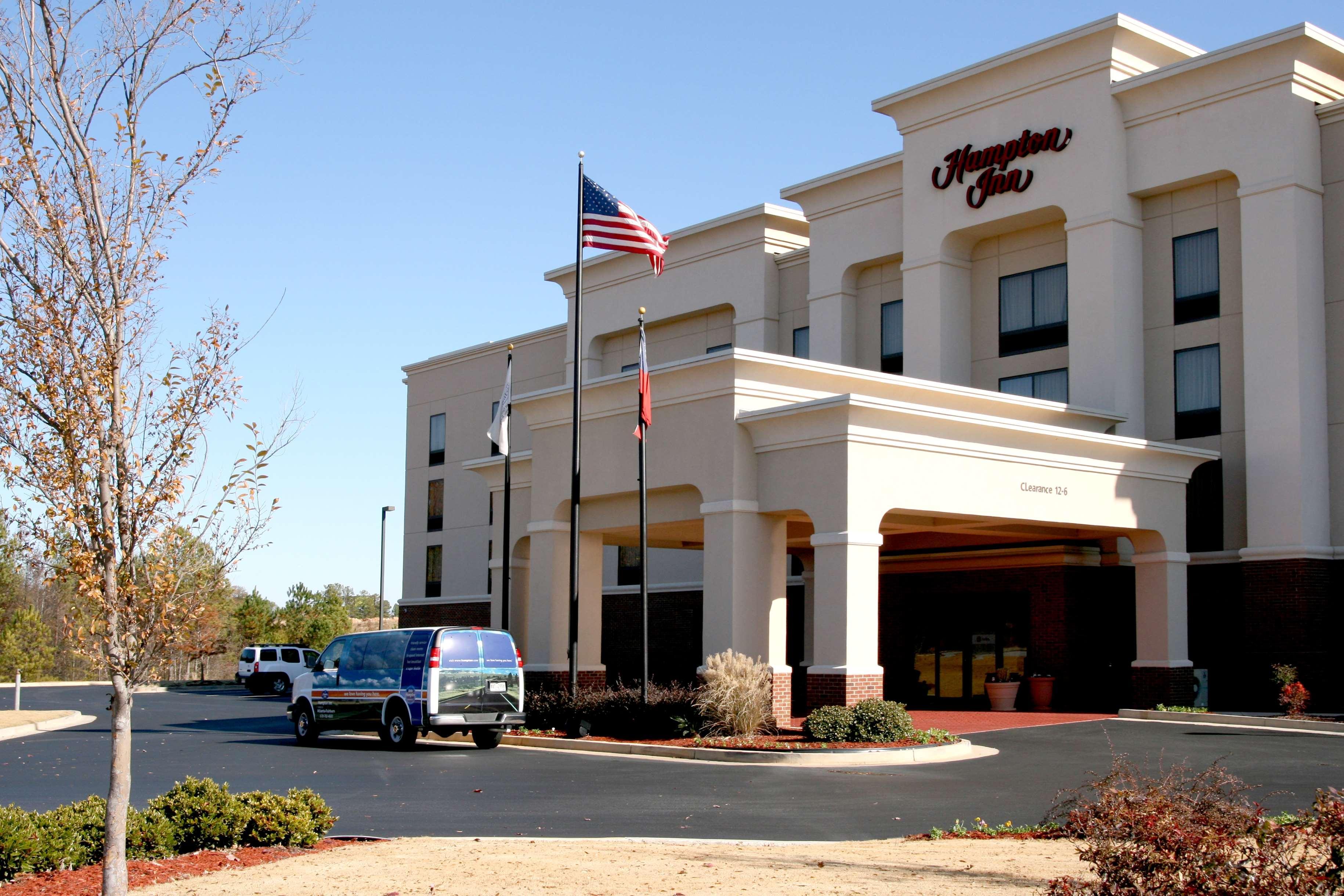 Hampton Inn Atlanta-Фейрберн Экстерьер фото