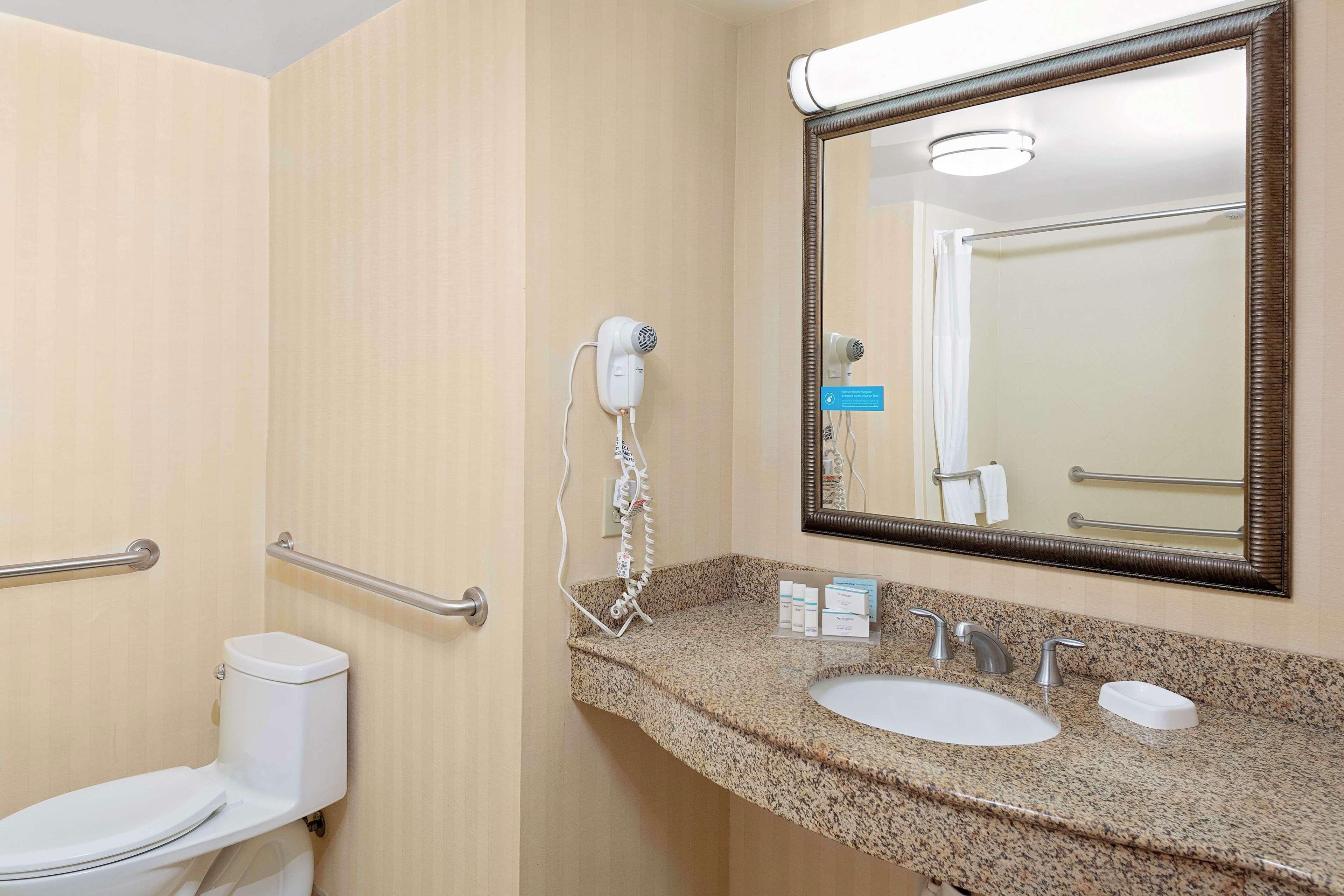 Hampton Inn Atlanta-Фейрберн Экстерьер фото