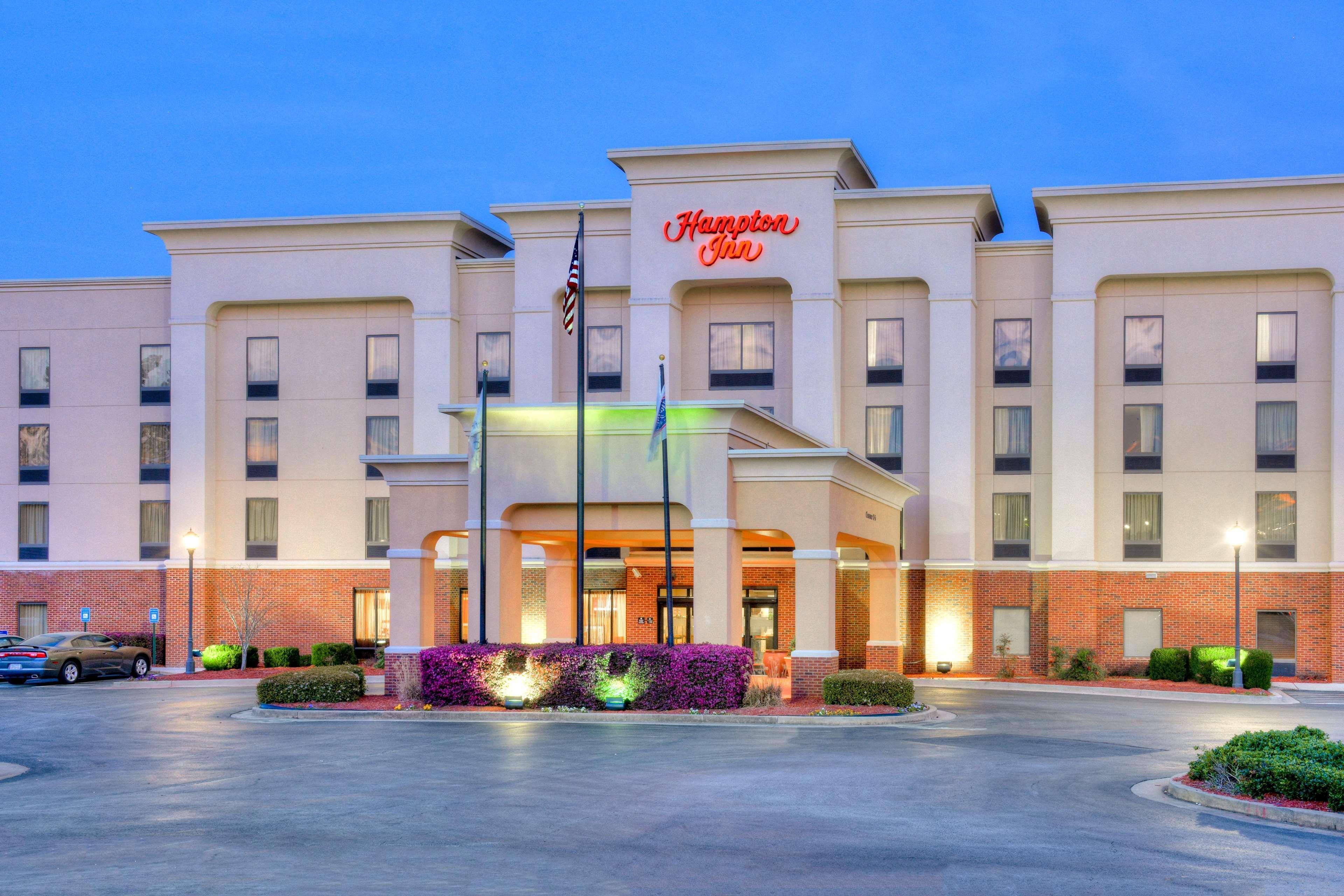 Hampton Inn Atlanta-Фейрберн Экстерьер фото